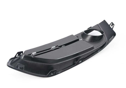 Rejilla embellecedora derecha cerrada OEM 51117343732 para BMW F22, F23. Pieza frontal original BMW diseñada para encajar perfectamente y conservar la estética y aerodinámica del vehículo. Original BMW.