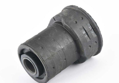 Silentblock de goma OEM 33311094036 para BMW Serie 5 E39. Compatible con el soporte del eje trasero. Original BMW.