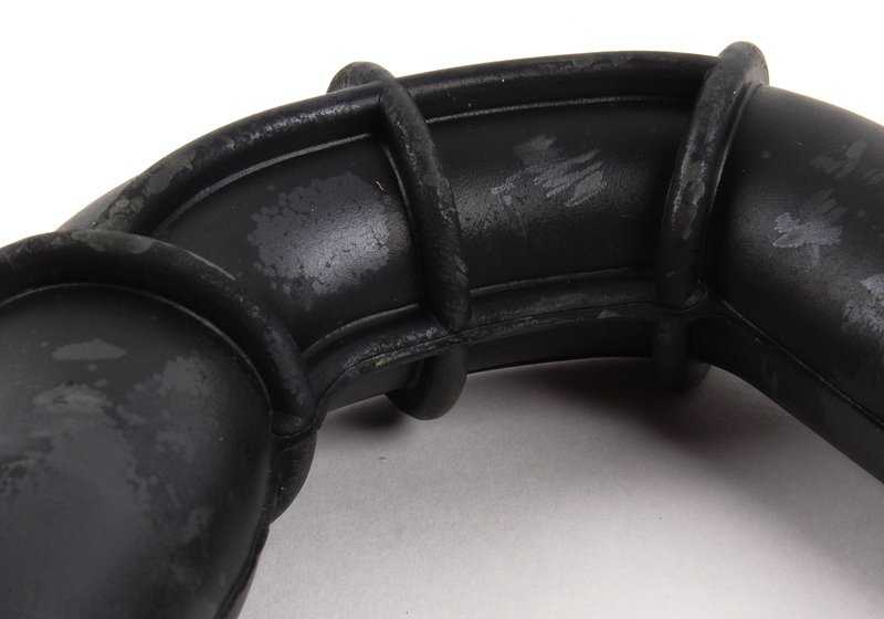 Manguito de admisión OEM 13411730071 para BMW E36, E34. Original BMW.