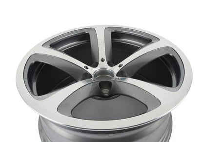 Llanta de aleación original BMW diseño radios en estrella 249 OEM 36116777354 para BMW E63 630i (todos los modelos compatibles). Tamaño 9x19 ET14. Para eje trasero. Original BMW.