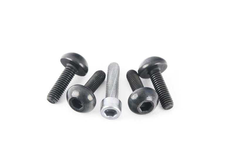 OEM 82792406020 Fixation Set Set pour BMW F20, F21, F22, F87, F30, F34, F80, F32, F36, F82. BMW d'origine.