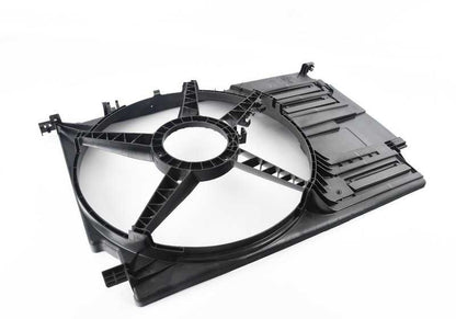 Carcasa del ventilador OEM 17427637188 para BMW F45, F45N, F46, F46N, F48, F48N, F49, F39 y MINI F54, F55, F56, F57, F60, F60N. Repuesto original BMW y MINI.
