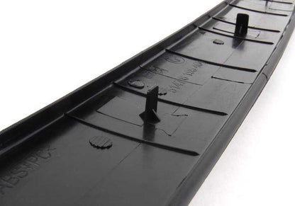 Revestimiento superior interior de la puerta trasera para BMW E39 (OEM 51498215301). Original BMW.