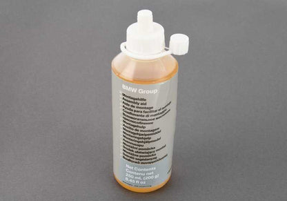 Pasta de montaje OEM 83192405829 para BMW (E81,E82,E87,E88,F20,F21,F40,F52,F22,F23,F44,F45,F46,F87,G42,G87,U06,E36,E46,E90-E93,F30-F35,F80,G20-G81,G80,G81,F32-F36,F82,F83,G22-G26,G82,G83,E28,E34,E60,E61,F07,F10,F11,F18,F90,G30-G38,E24,E63,E64,F06,F12