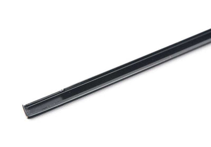 Moldura trasera izquierda negra brillante OEM 51362427437 para BMW E39 520d, 520i (todos los motores y variantes). Original BMW.