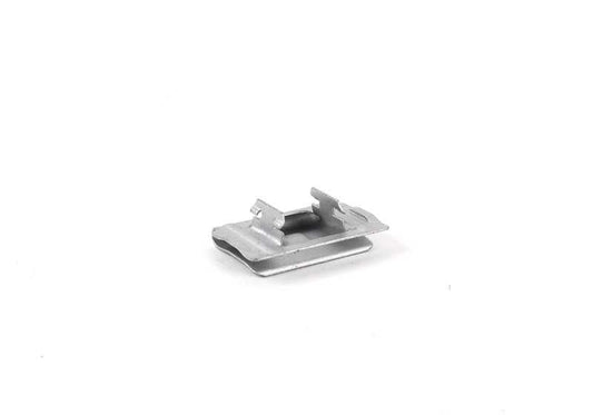 Clip sujeción OEM 51328164774 para BMW E39 y E38. Pieza original BMW usada en molduras exteriores y embellecedores. Ideal para fijación segura y restauraciones. Original BMW.