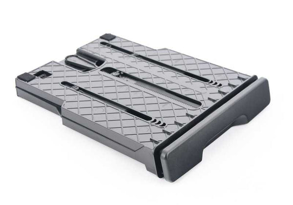 Soporte para bebidas color anthrazit OEM 52207157550 para BMW Serie 3 E90, E91, E92 y versiones LCI… y más. Original BMW.