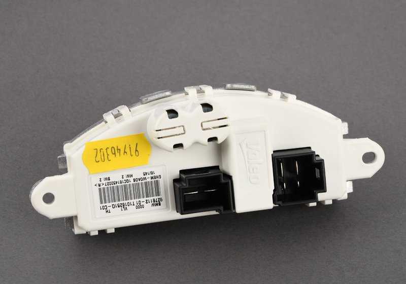 Resistor del ventilador OEM 64119276112 para BMW F20, F21, F22, F23, F87, F30, F31, F34, F80, F32, F33, F36, F82, F83, F15, F85, F16, F86, I12, I15. Original BMW.
