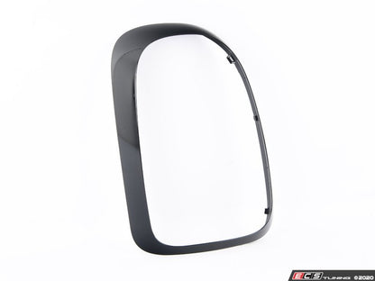 Anillo embellecedor izquierdo para piloto trasero negro brillo OEM 51712414989 para MINI Countryman F60 Cooper, Cooper ALL4… y más. Original MINI.