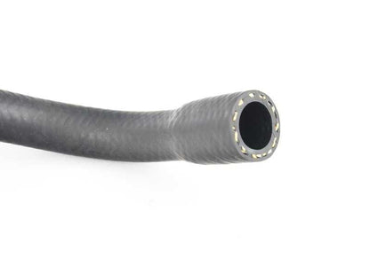 Tubo de retorno del refrigerante OEM 32416753821 para BMW Serie 7 E65 y E66 (735i, 735Li, 745i, 745Li, todos con motor N62). Compatible de 2001 a 2005. Original BMW.