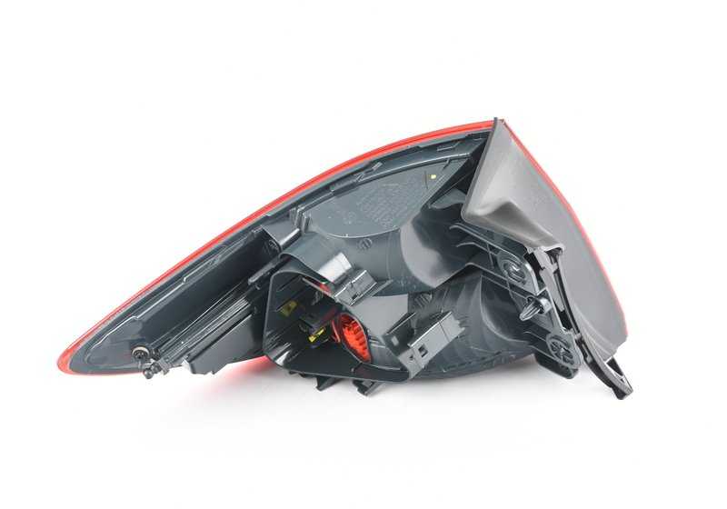 Piloto trasero derecho en aleta OEM 63217429730 para BMW Serie 3 Touring (F31). Original BMW.