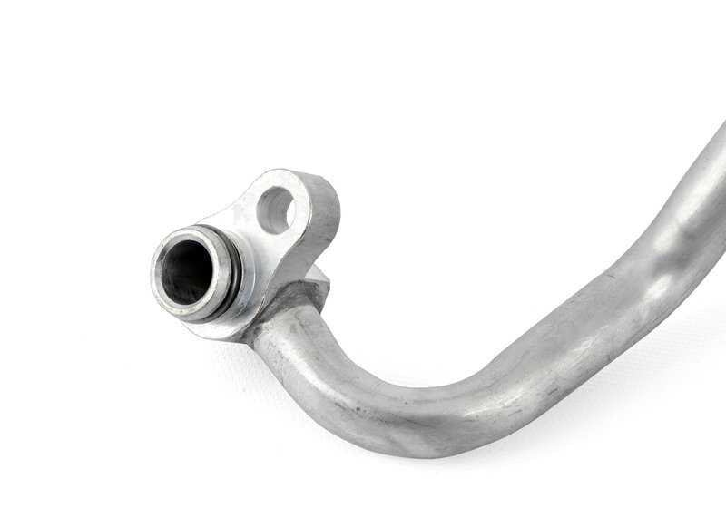 Tubería de aceite del radiador (ida) OEM 17227576393 para BMW E70, E70N, E71. Original BMW.