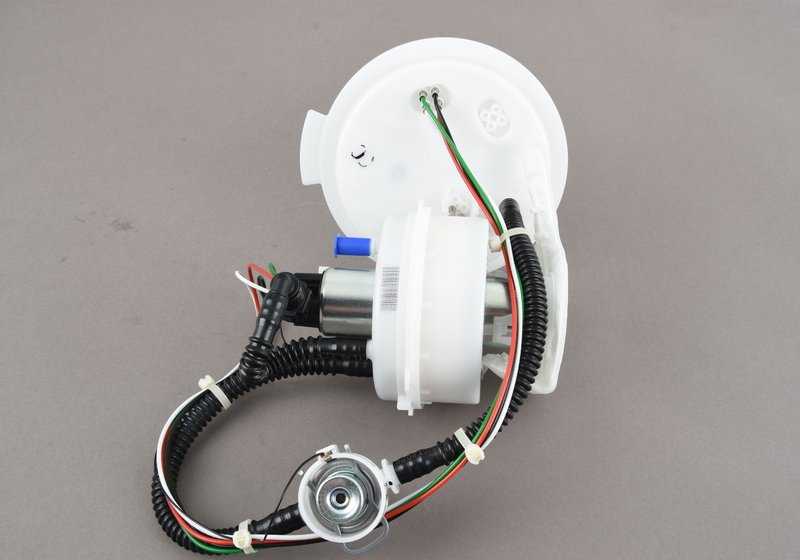 Unidad de suministro para BMW F10, F06, F12, F13 (OEM 16117845656). Original BMW