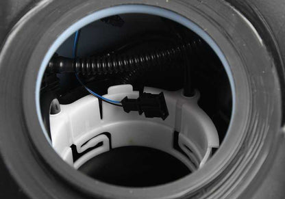 Depósito de combustible de plástico OEM 16117162162 para BMW E90, E92, E93. Original BMW.