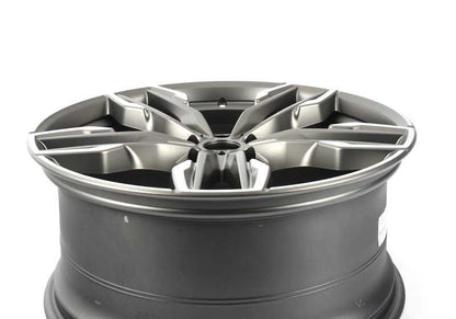 Llantas de aleación M Doble Radio 718 de 21" OEM 36108053456 para BMW X3 G01 y X4 G02. Acabado bicolor titanio brillante. Original BMW.