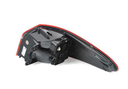 Piloto trasero izquierdo OEM 63217331281 para BMW F26. Original BMW.