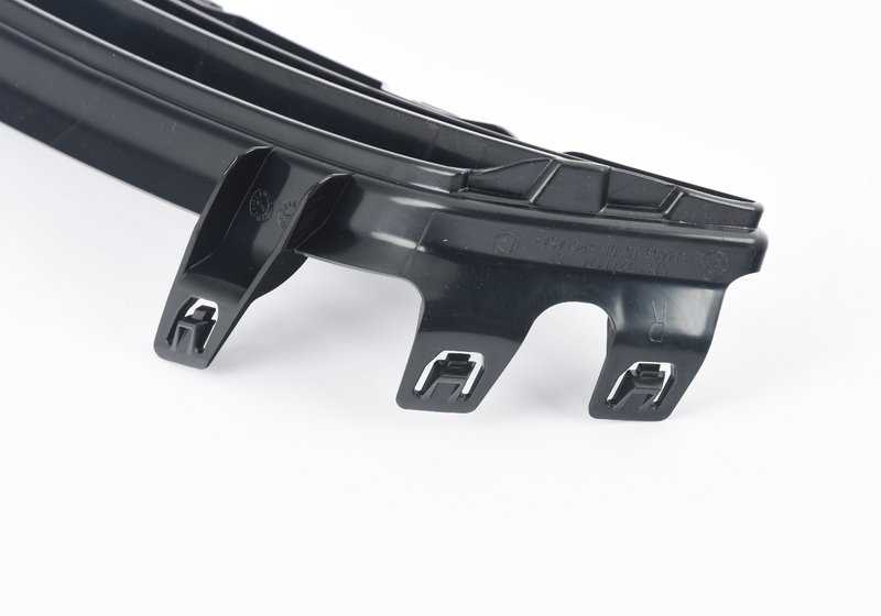 AMOeK Right Grille for BMW 6 Series F06, F12, F13 (OEM 51117211474). Original BMW.
