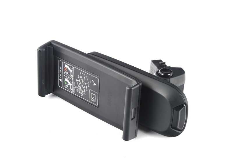 Soporte Universal para Tablet Safety Case para BMW Serie 1, Serie 2, Serie 3, Serie 4, Serie 5, Serie 6, Serie 7, i, X1, X2, X3, X4, X5, X6, X7, XM (OEM 51952408224). Original BMW