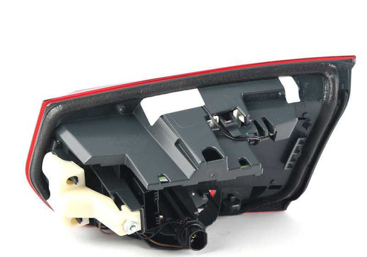Piloto trasero izquierdo Black Line OEM 63217456523 para BMW F30, F31, F80. Compatible con versiones 320i, 328i, 328d y xDrive. Original BMW.