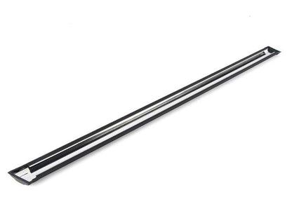 Moldura lateral puerta trasera izquierda OEM 51131808981 para BMW E12 (todos los modelos compatibles). Original BMW.