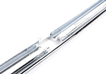 Embellecedor frontal OEM 51118226559 para BMW Serie 5 E39 (525i, 528i, 530i). Compatible con modelos fabricados entre 1996 y 2003. Original BMW.