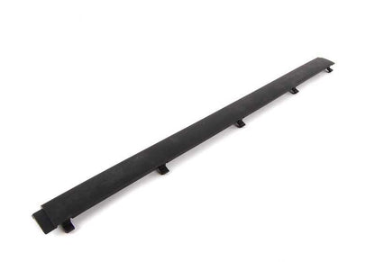 Moldura embellecedora parachoques delantero OEM 51118226565 para BMW E39. Original BMW.