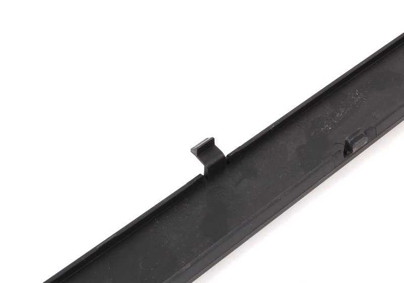 Moldura embellecedora parachoques delantero OEM 51118226565 para BMW E39. Original BMW.