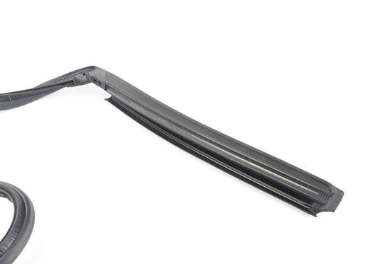 Guide de la fenêtre arrière OEM 54347174800 pour BMW E88. BMW d'origine.
