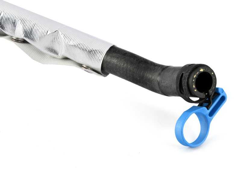 Manguera de refrigerante OEM 17127648645 para BMW F22, F23, F30, F31, F32, F33, F34, F36. Original BMW.