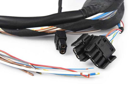 Hazlo para un repuesto de coche BMW similar a este ejemplo:  

Cableado de reparación portón trasero OEM 61128368011 para BMW E36. Original BMW.