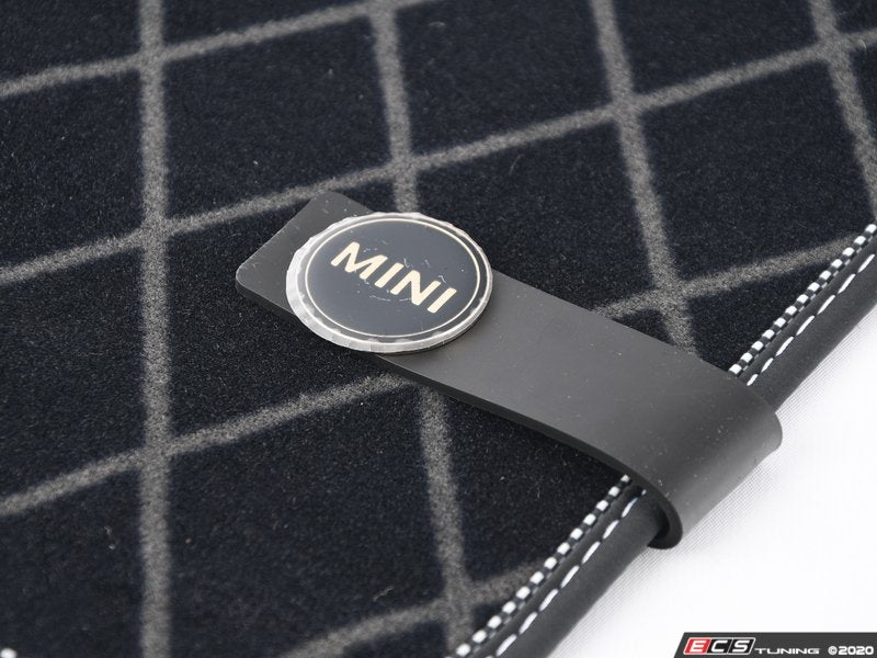 Juego de alfombrillas textiles traseras negras OEM 51472447612 para MINI Countryman F60 con volante a la izquierda. Original MINI.