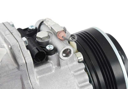 Compressore di aria condizionata per BMW X5 E53 (OEM 64526918000). BMW originale.