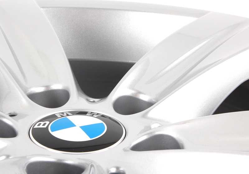 ALLOY TIRE Design Star 189 OEM 36116768859 pour BMW E90, E91, E92, E93. BMW d'origine.