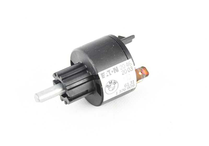 Interruptor ventilador calefacción OEM 61311376909 para BMW E21, E30, E28. Control original del soplador de aire y climatización. Original BMW.