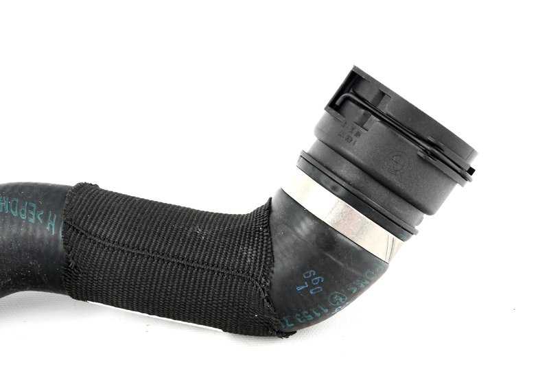 Manguera de refrigerante OEM 11537581576 para BMW F01, F02. Original BMW.