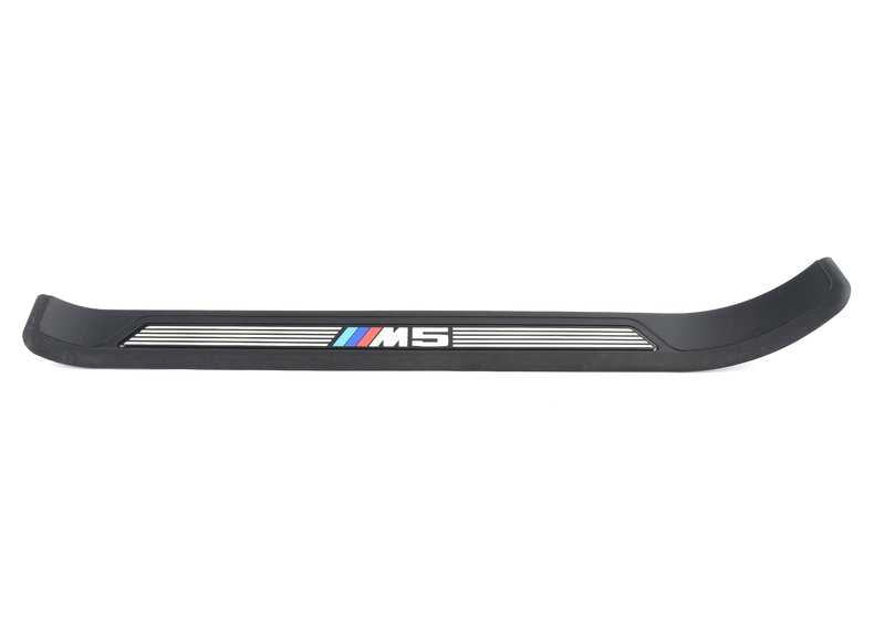 Entrada do Embellecador OEM da porta da frente 51472466367 para BMW E39 M5. Compatível com modelos 91, 92 e 93 (1998-2003). BMW original de cor preta.