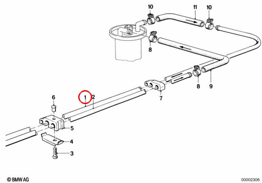Tubo di carburante del serbatoio (d = 10 mm) OEM 16121177125 per BMW E30 324D e 324TD. Compatibile con modelli con motore M21 (automatico e manuale). BMW originale.