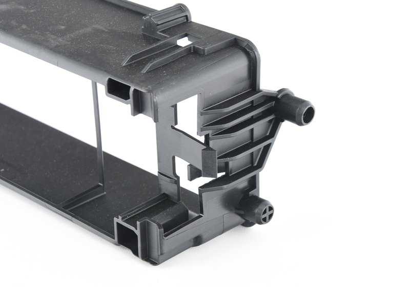 Marco soporte radiador OEM 17117849683 para BMW X5 M (F85) y X6 M (F86). Compatible con motores S63R. Original BMW.