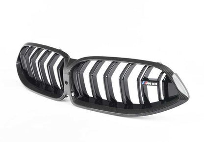 Rejilla delantera M Performance carbono OEM 51712462821 para BMW F91, F92, F93 M8 Competition. Mejora estética con logotipo M8. Sustituye la pieza original de serie. Original BMW.
