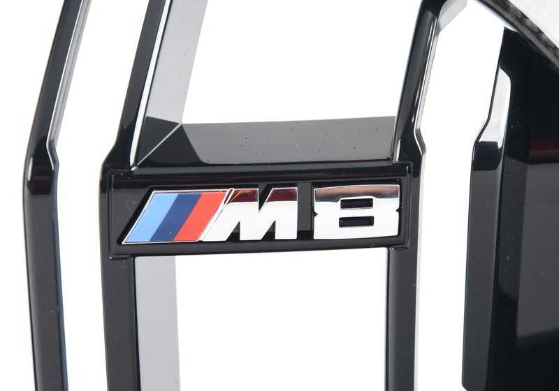 Rejilla delantera M Performance carbono OEM 51712462821 para BMW F91, F92, F93 M8 Competition. Mejora estética con logotipo M8. Sustituye la pieza original de serie. Original BMW.
