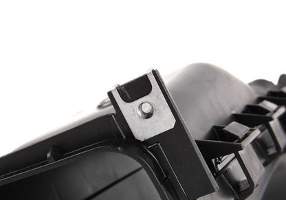 Conducto de aire de freno delantero derecho OEM 51747121570 para BMW E90, E91. Original BMW.