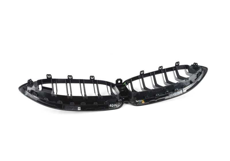 Rejilla delantera M Performance carbono OEM 51712462821 para BMW F91, F92, F93 M8 Competition. Mejora estética con logotipo M8. Sustituye la pieza original de serie. Original BMW.