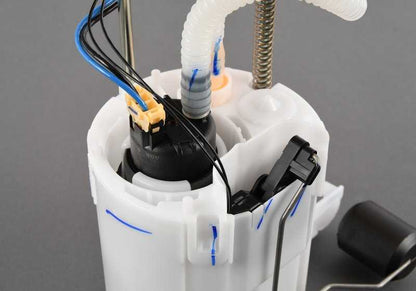 Bomba de combustible OEM 16117243972 para BMW F20, F21, F22, F30, F31, F34, F32, F33, F36. Original BMW.