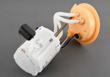 Bomba de combustible OEM 16117243972 para BMW F20, F21, F22, F30, F31, F34, F32, F33, F36. Original BMW.