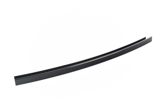 Embellecedor guía exterior ventanilla izquierda OEM 51357263385 para BMW F31, F31N. Acabado en negro brillo. Original BMW.