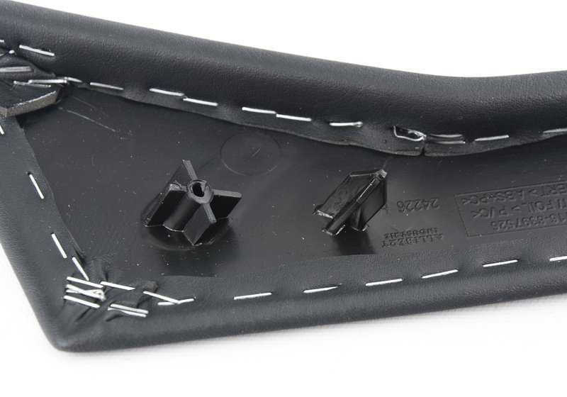 Cubierta lateral derecha de consola central en simil cuero negro OEM 51168399628 para BMW E36 y Z3. Pieza interior original BMW.