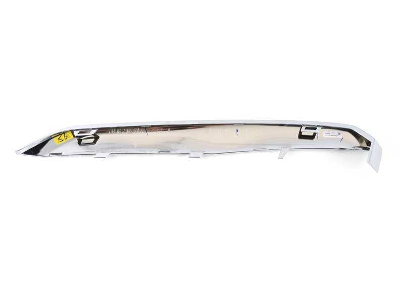 Right side molding for BMW G05 (OEM 51117449682). Genuine BMW.