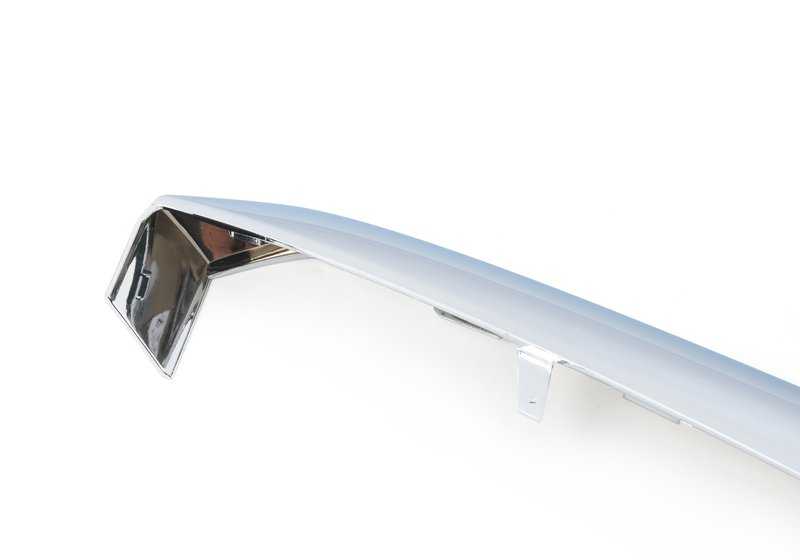 Right side molding for BMW G05 (OEM 51117449682). Genuine BMW.