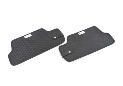 Alfombrillas traseras tejido Essential Black OEM 51472411344 para MINI Cabrio F57, F57 LCI, F67. Original MINI.