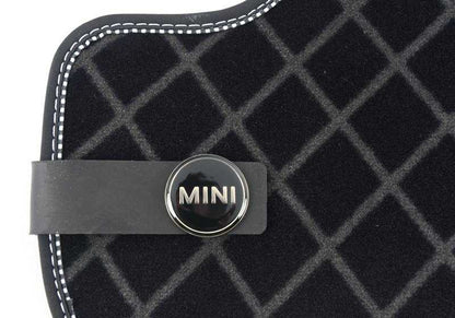 Alfombrillas traseras tejido Essential Black OEM 51472411344 para MINI Cabrio F57, F57 LCI, F67. Original MINI.